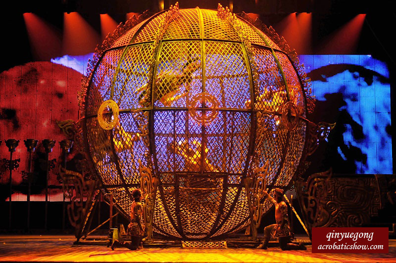 QinYueGong Theatre Acrobatic Show